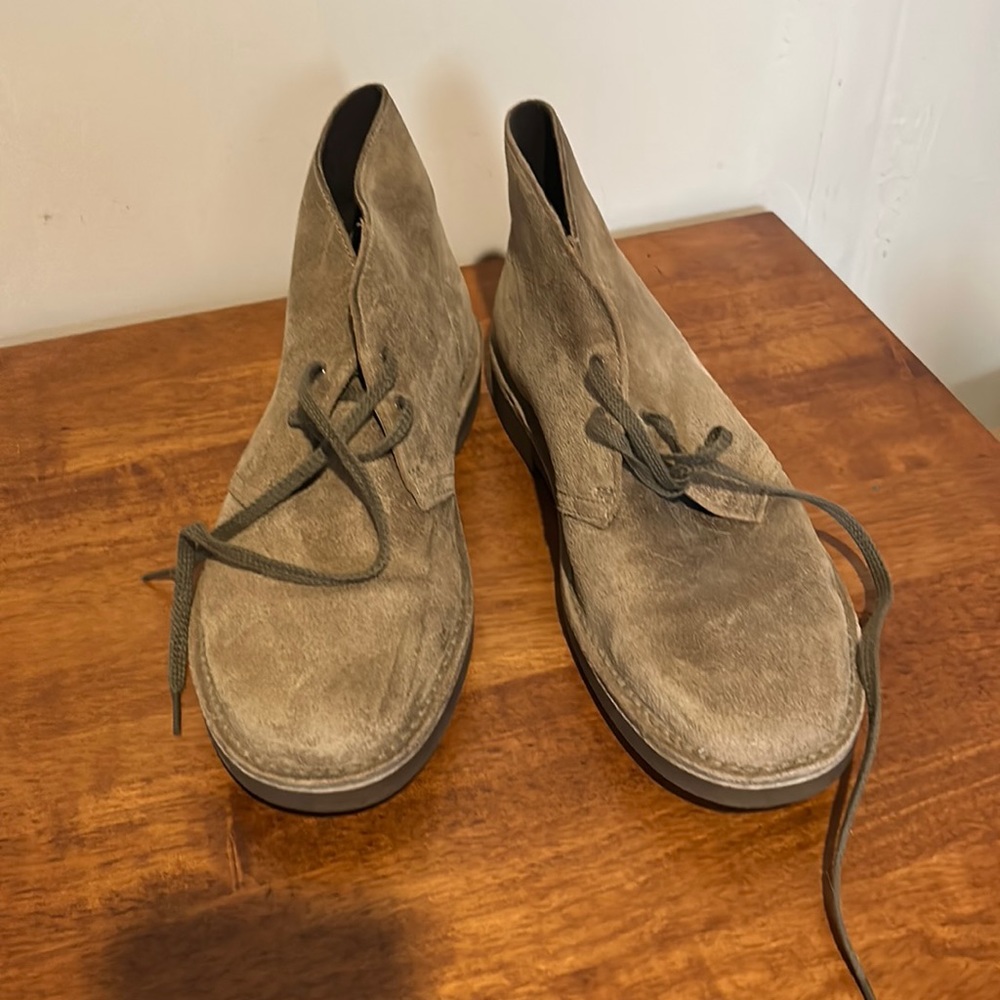 Clarks suede dessert boot tan suede